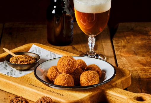 Bereid met speciaal geselecteerd draadjesrundvlees