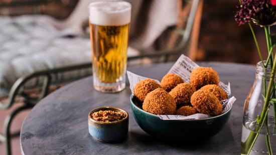 De Bourgondiër Rundvleesbitterballen - De lekkerste zomersnacks voor horeca en frituur 